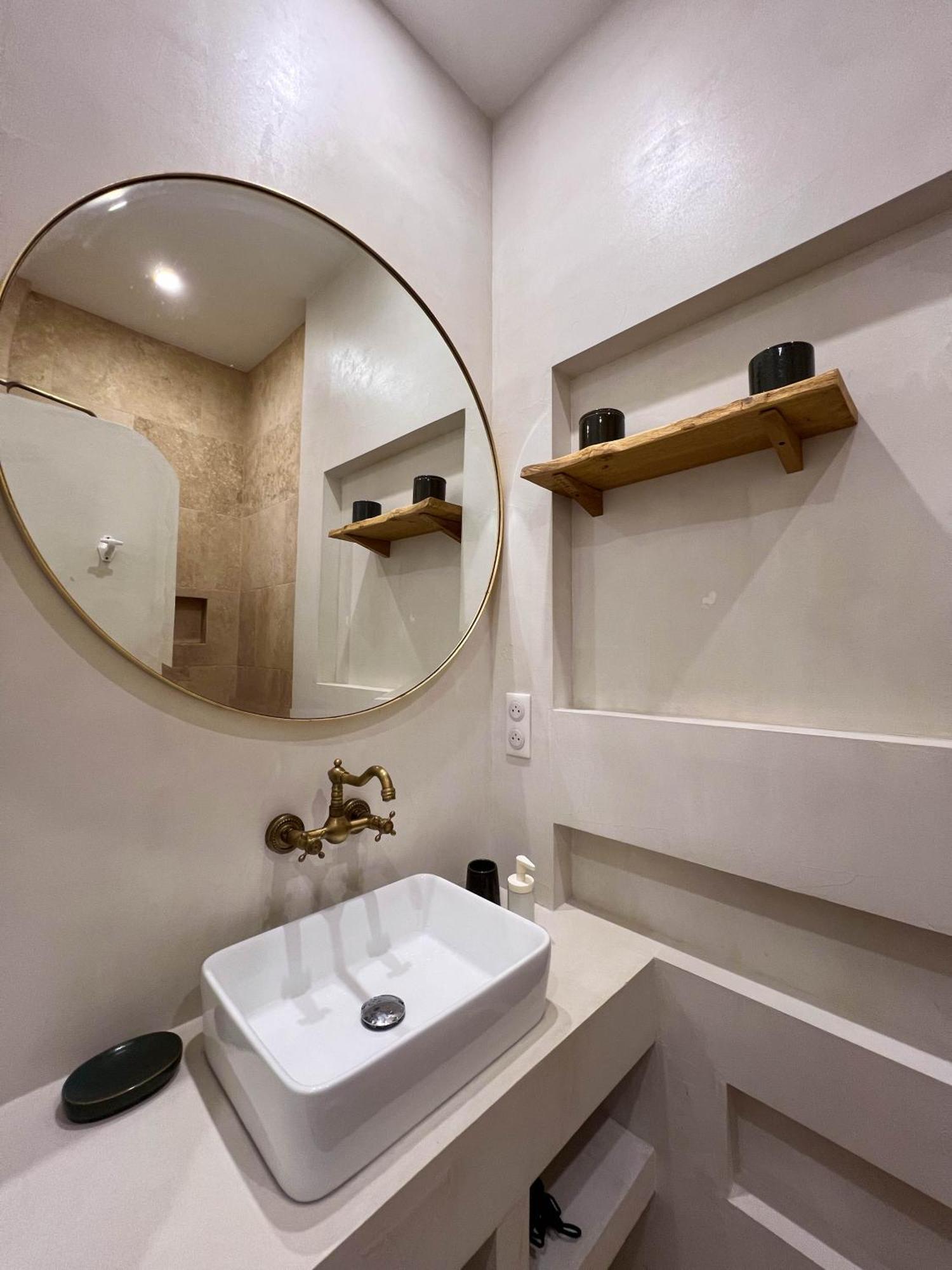 Chic Et Boheme A Endoume, A Deux Pas Du Vieux-Port Apartment Marseille Bagian luar foto
